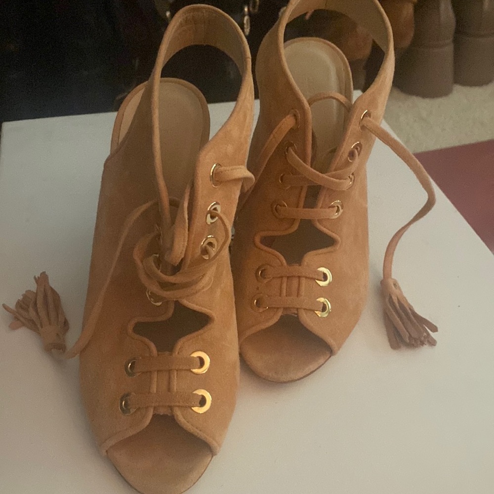 Sueded heels lace up sandals